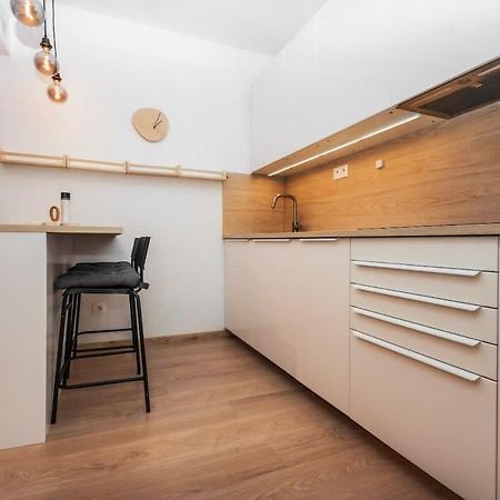 City Center Apartment - Modern & Elegant Bratislava Ngoại thất bức ảnh