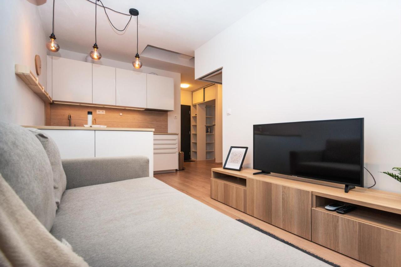 City Center Apartment - Modern & Elegant Bratislava Ngoại thất bức ảnh