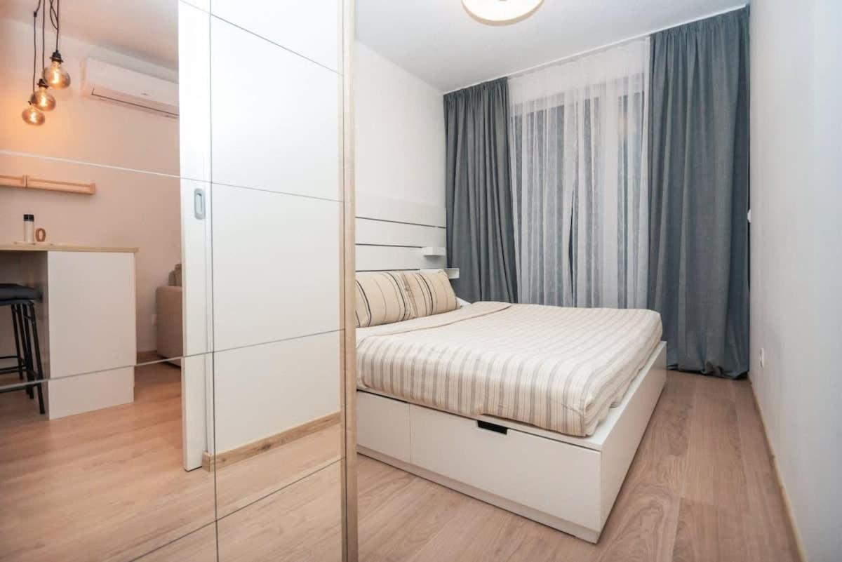 City Center Apartment - Modern & Elegant Bratislava Ngoại thất bức ảnh