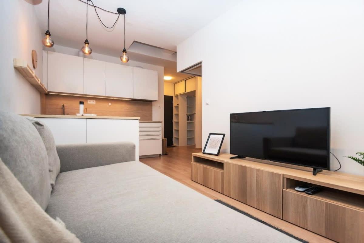 City Center Apartment - Modern & Elegant Bratislava Ngoại thất bức ảnh